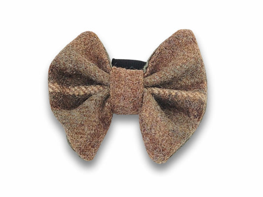 Abraham Moon Ingleton Natural Harris Tweed dog bow tie – handmade and easy to slide onto any collar