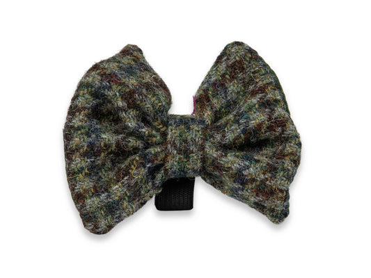 Autumn Houndstooth Harris Tweed dog bow tie – handmade, warm-toned, and perfect for seasonal style