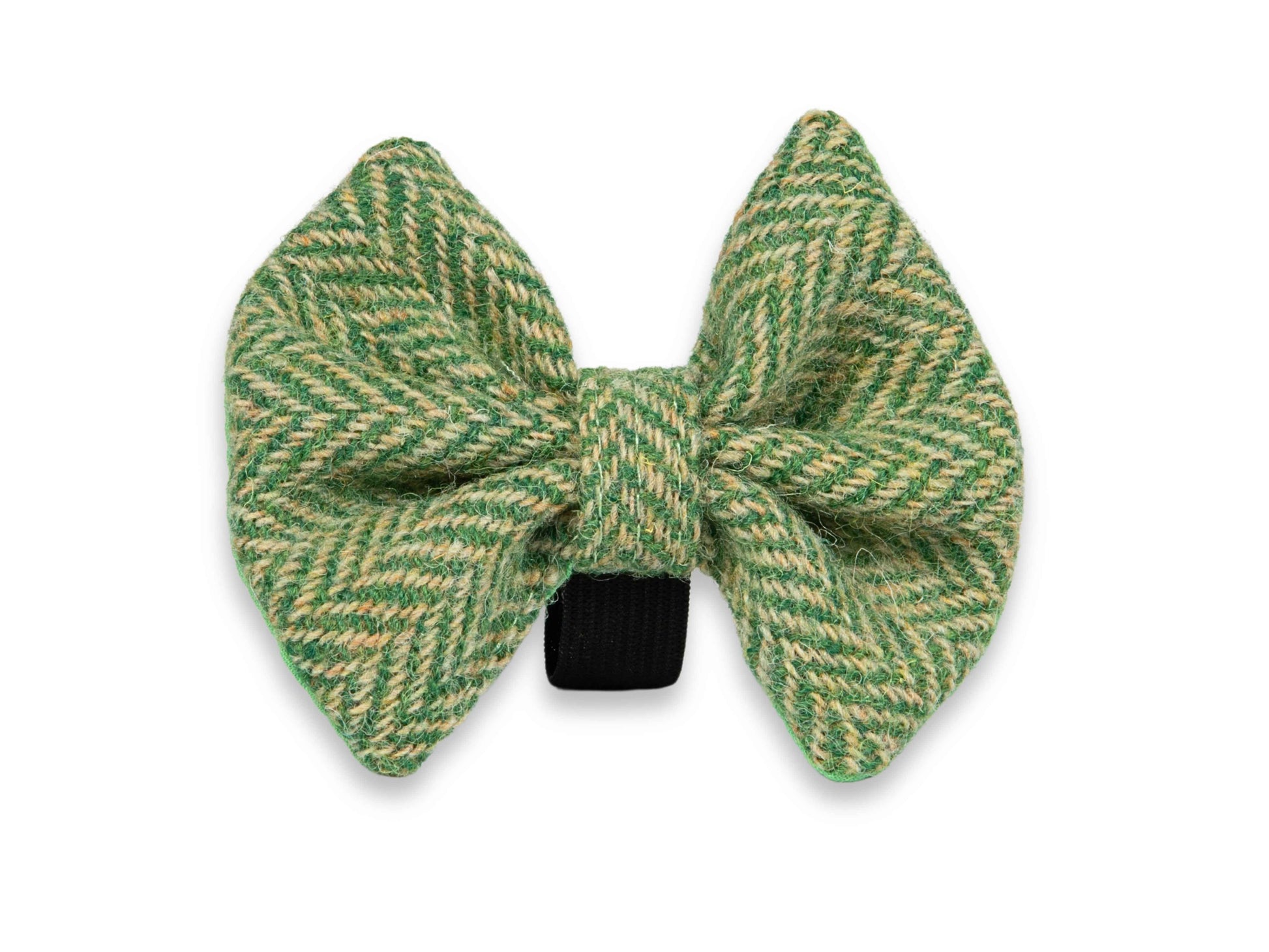 Green herringbone Harris Tweed dog bow tie – handmade and ideal for weddings, walks, or everyday wear
