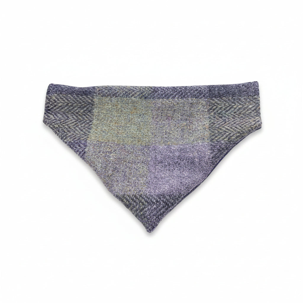 Bandana pour chien en Harris Tweed à carreaux lavande