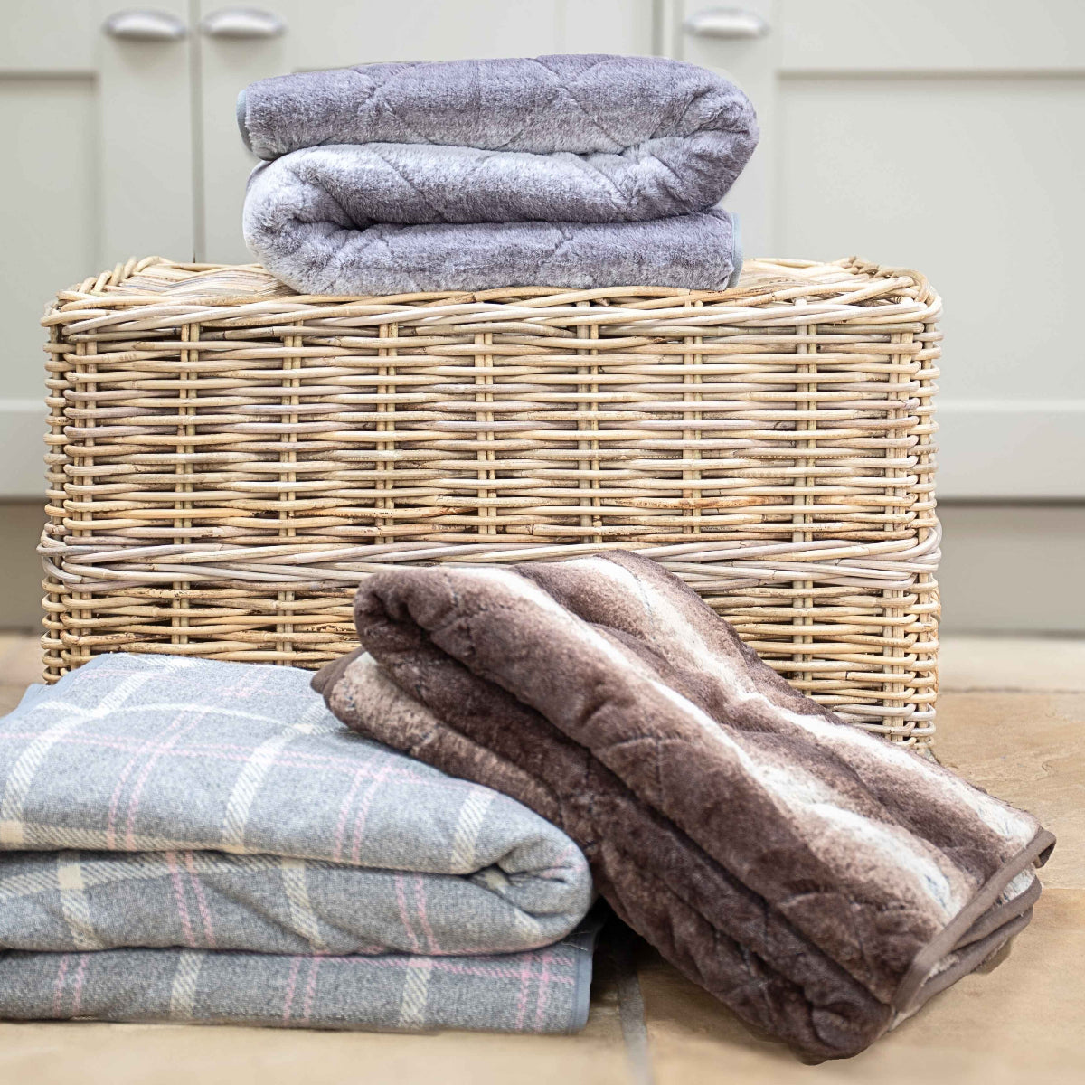 Luxury Velour Dog Blanket & Sofa Throw | Soft, Durable, Washable